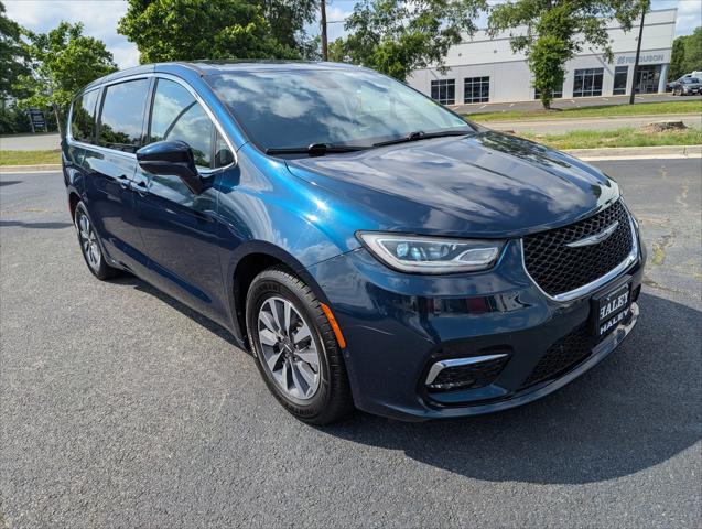 2022 Chrysler Pacifica Hybrid Touring L