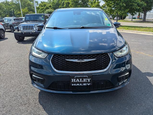 2022 Chrysler Pacifica Hybrid Touring L