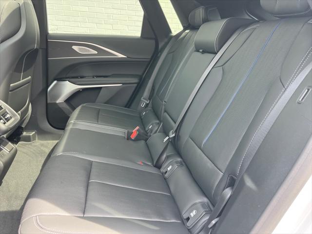 2025 Cadillac iQ Luxury w/1SE