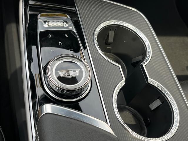 2025 Cadillac iQ Luxury w/1SE