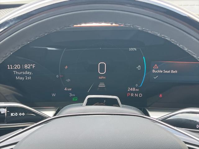 2025 Cadillac iQ Luxury w/1SE