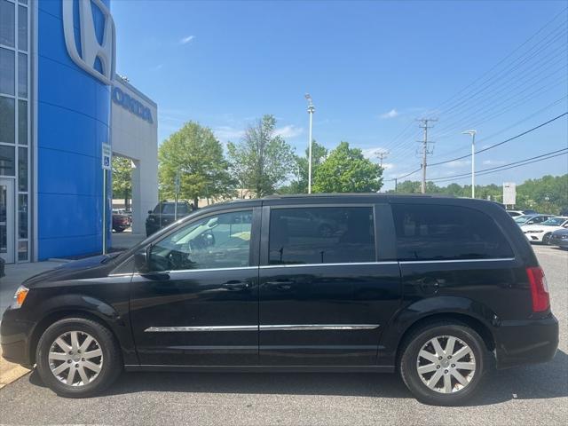 2016 Chrysler Town and Country Touring