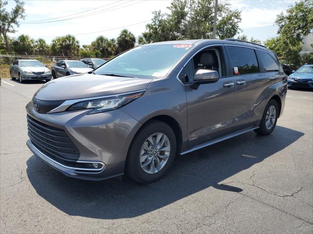 2021 Toyota Sienna XLE