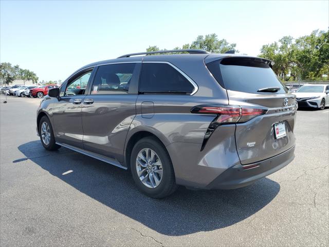 2021 Toyota Sienna XLE