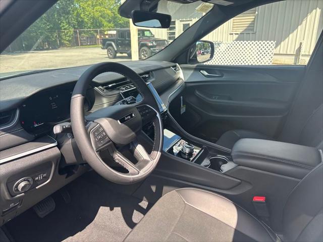 2025 Jeep Grand Cherokee GRAND CHEROKEE L ALTITUDE 4X4