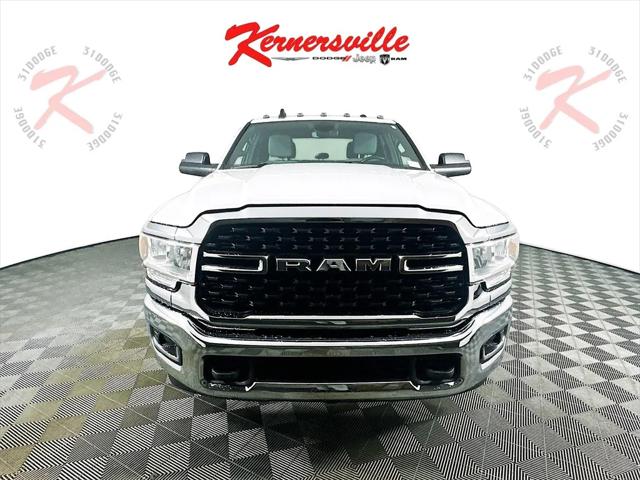 2022 RAM 3500 Big Horn Crew Cab 4x4 8 Box