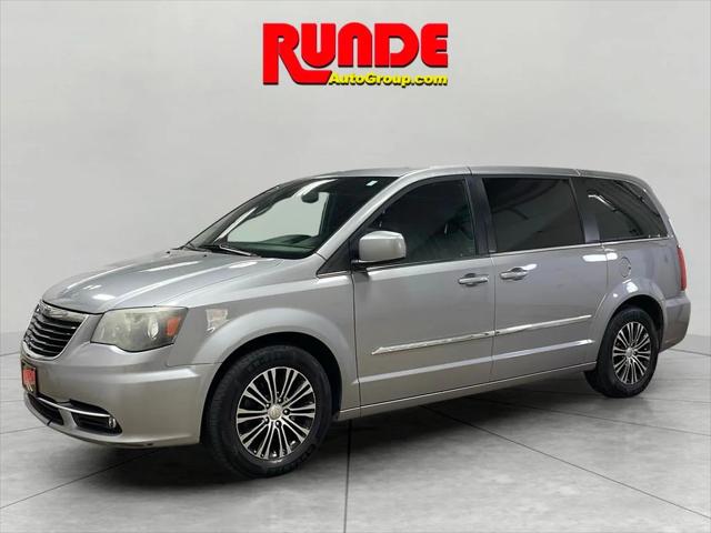 2014 Chrysler Town and Country S