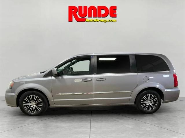 2014 Chrysler Town and Country S