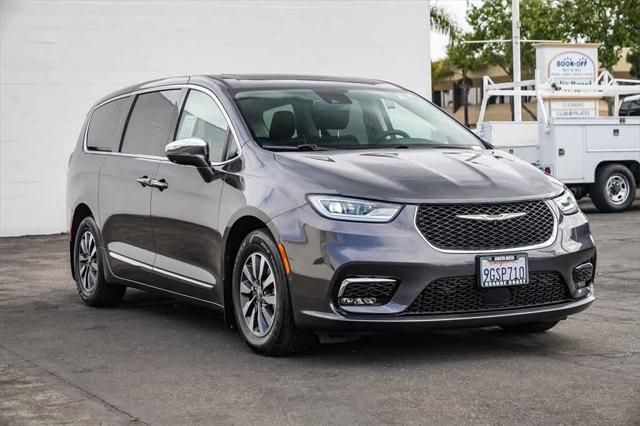 2022 Chrysler Pacifica Hybrid Limited
