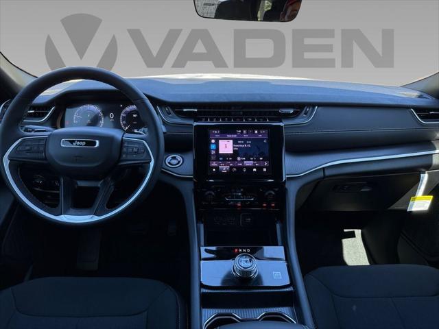 2025 Jeep Grand Cherokee GRAND CHEROKEE L LAREDO 4X2