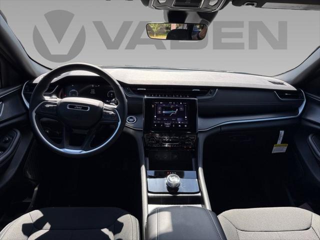 2025 Jeep Grand Cherokee GRAND CHEROKEE L LAREDO 4X2