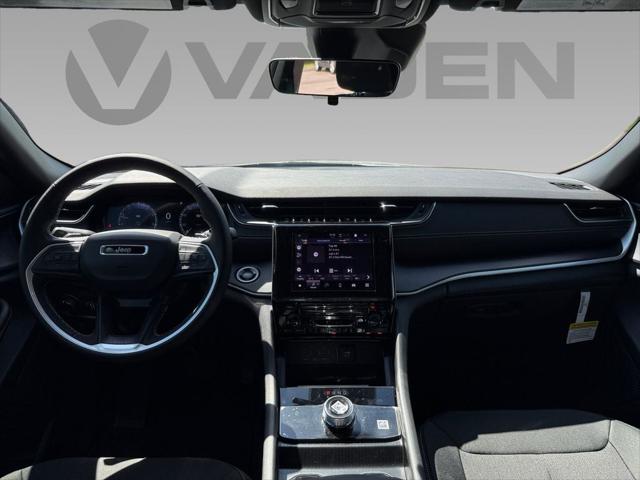 2025 Jeep Grand Cherokee GRAND CHEROKEE L LAREDO 4X4 2025 Jeep Grand Cherokee GRAND CHEROKEE L LAREDO 4X4