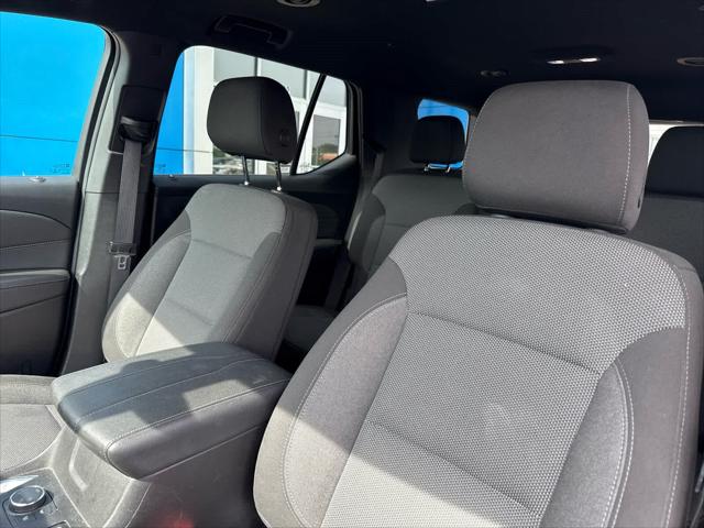 2023 Chevrolet Traverse AWD LT Cloth