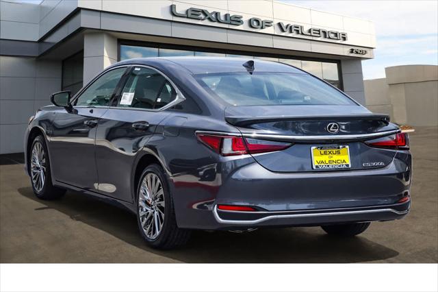 2025 Lexus ES 300h Luxury