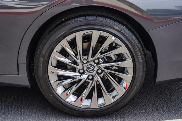 2025 Lexus ES 300h Luxury