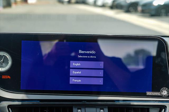 2025 Lexus ES 300h Luxury