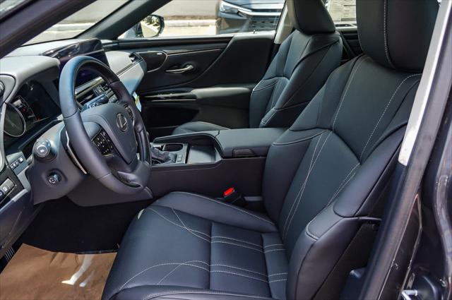 2025 Lexus ES 300h Luxury