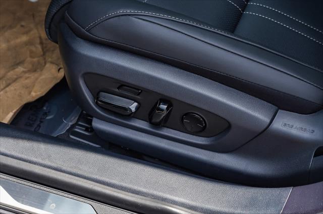 2025 Lexus ES 300h Luxury