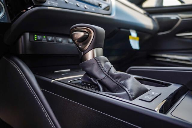 2025 Lexus ES 300h Luxury
