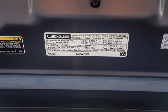 2025 Lexus ES 300h Luxury