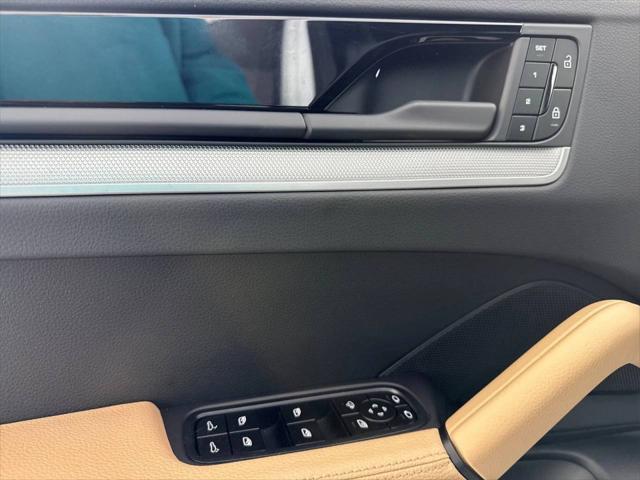 2024 Porsche Cayenne Unknown
