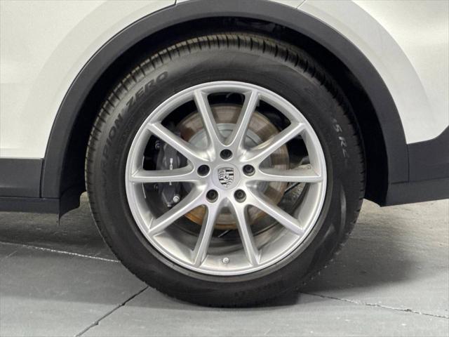 2024 Porsche Cayenne Unknown
