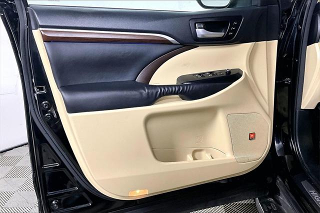 Used 2015 Toyota Highlander For Sale in Millington, TN