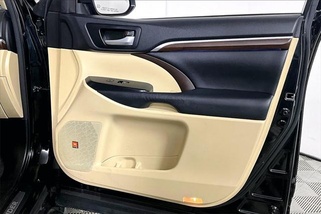 Used 2015 Toyota Highlander For Sale in Millington, TN