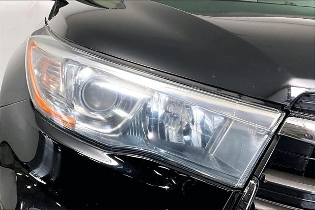 Used 2015 Toyota Highlander For Sale in Millington, TN