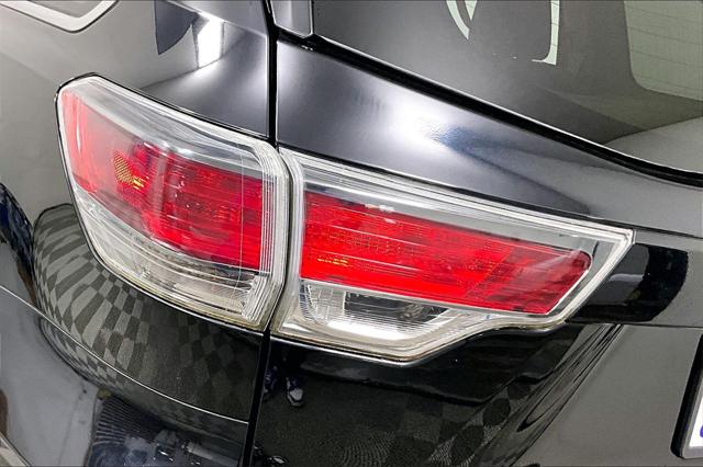 Used 2015 Toyota Highlander For Sale in Millington, TN