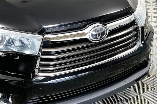 Used 2015 Toyota Highlander For Sale in Millington, TN