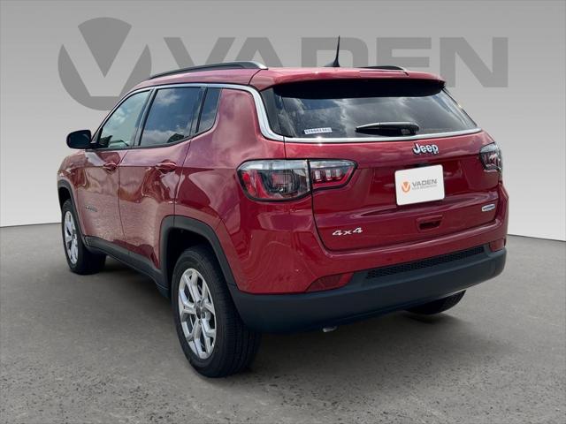 2025 Jeep Compass COMPASS LATITUDE 4X4