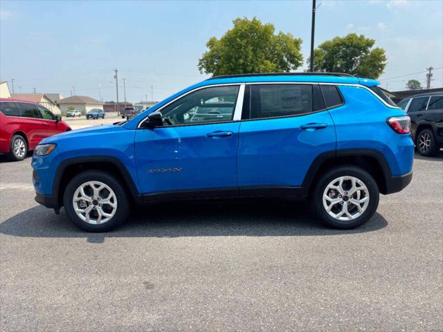 2025 Jeep Compass COMPASS LATITUDE 4X4