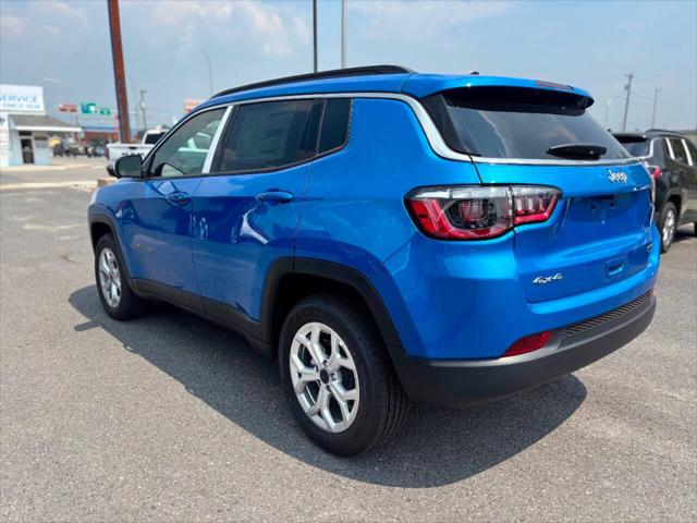 2025 Jeep Compass COMPASS LATITUDE 4X4