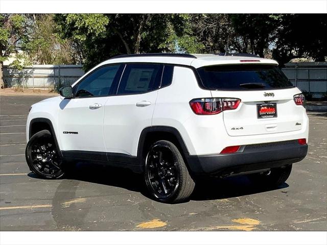 2025 Jeep Compass COMPASS LATITUDE 4X4