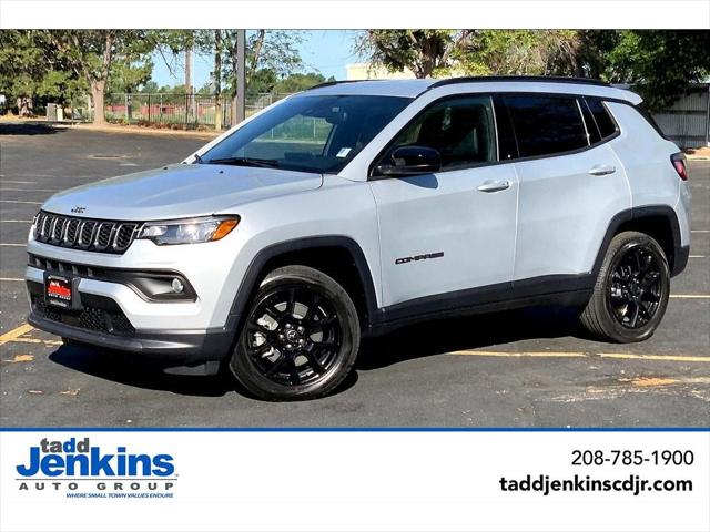 2025 Jeep Compass COMPASS LATITUDE 4X4