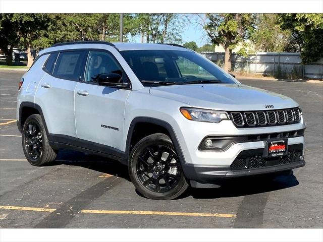 2025 Jeep Compass COMPASS LATITUDE 4X4