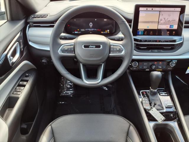 2025 Jeep Compass COMPASS LIMITED 4X4