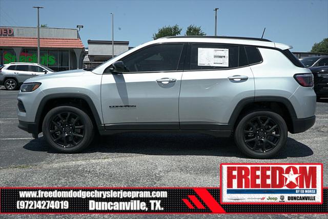 2025 Jeep Compass COMPASS LATITUDE 4X4
