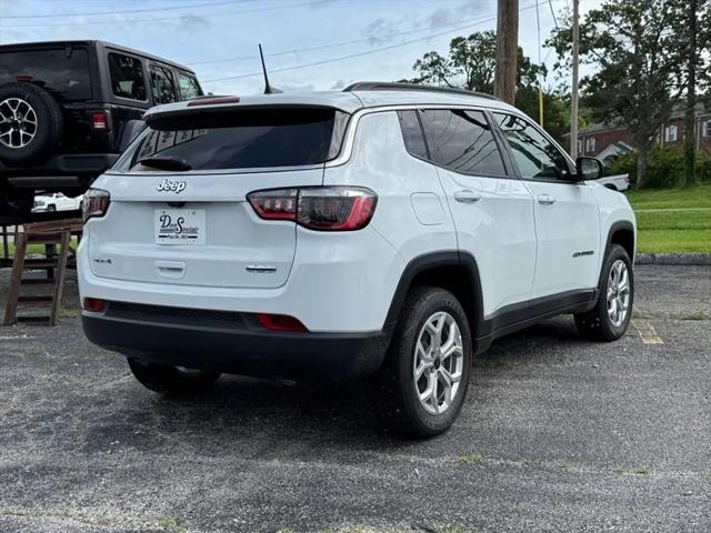 2025 Jeep Compass COMPASS LATITUDE 4X4