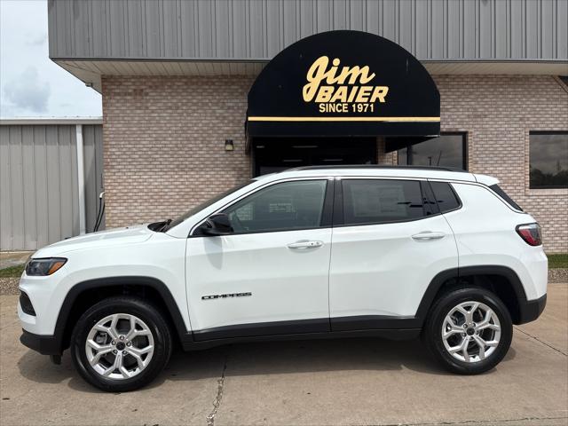2025 Jeep Compass COMPASS LATITUDE 4X4