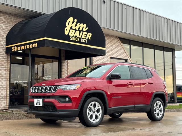 2025 Jeep Compass COMPASS LATITUDE 4X4