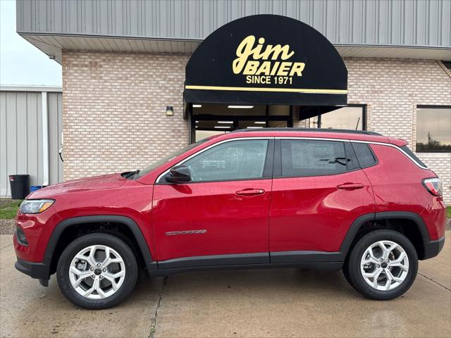 2025 Jeep Compass COMPASS LATITUDE 4X4
