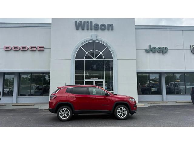 2025 Jeep Compass COMPASS LATITUDE 4X4