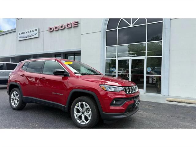 2025 Jeep Compass COMPASS LATITUDE 4X4