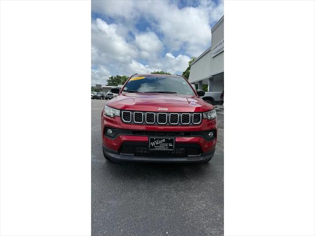 2025 Jeep Compass COMPASS LATITUDE 4X4