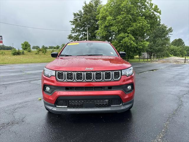 2025 Jeep Compass COMPASS LATITUDE 4X4