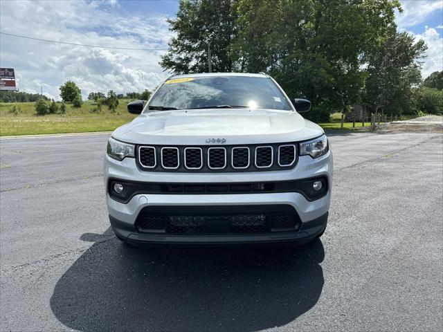 2025 Jeep Compass COMPASS LATITUDE 4X4