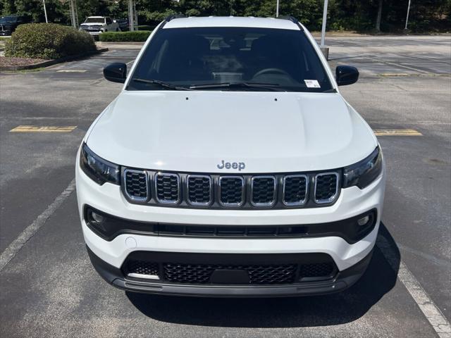 2025 Jeep Compass COMPASS LATITUDE 4X4
