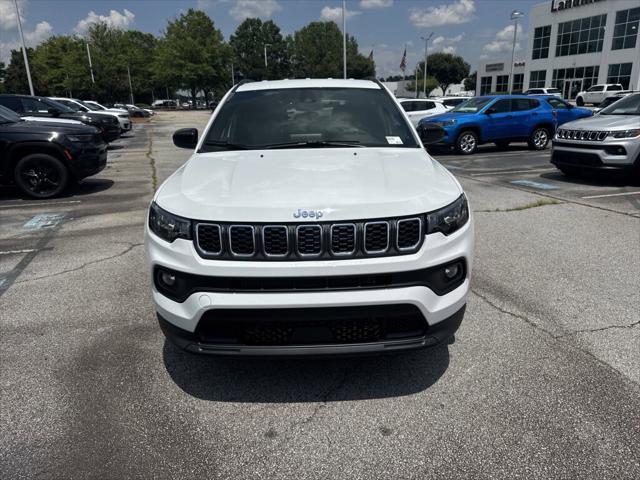 2025 Jeep Compass COMPASS LATITUDE 4X4